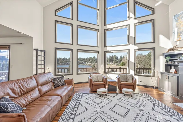 $1,075,000 | 10207 Melody Lane Southwest, Lakewood, WA 98498