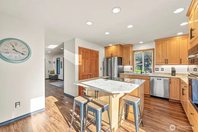 $1,075,000 | 10207 Melody Lane Southwest, Lakewood, WA 98498