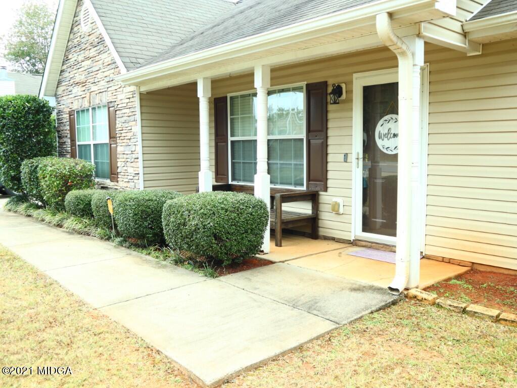 204 Autumn Ridge Court Gray, GA 31032 - Photo 2 of 20 a view of entrance front of the house