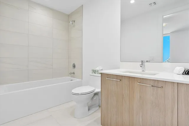 $12,000 | 151 North Seabreeze Boulevard, Unit 1703E, Fort Lauderdale, FL 33304