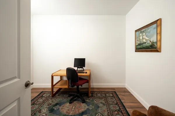 $3,500 | 390 Chief Justice Cushing Highway, Unit 208, Cohasset, MA 02025