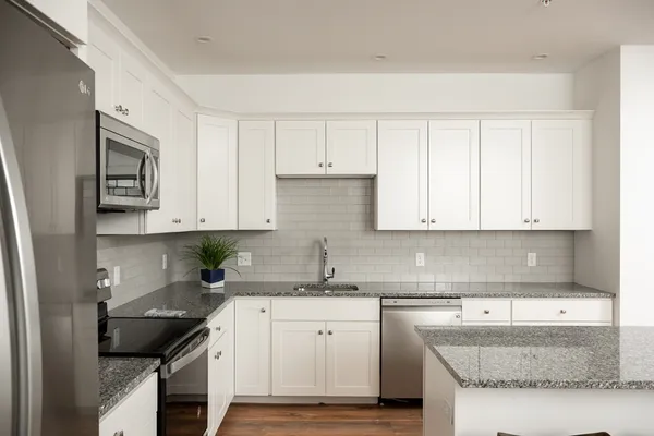 $3,500 | 390 Chief Justice Cushing Highway, Unit 208, Cohasset, MA 02025