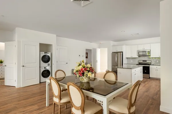 $3,500 | 390 Chief Justice Cushing Highway, Unit 208, Cohasset, MA 02025