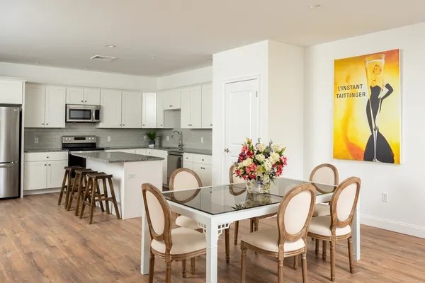 $3,500 | 390 Chief Justice Cushing Highway, Unit 208, Cohasset, MA 02025