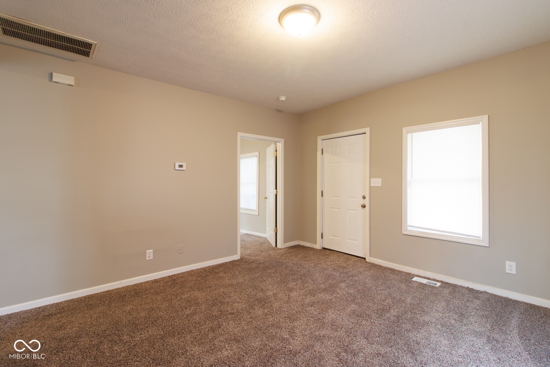 2622 Delaware Street Anderson, IN 46016 - Photo 4 of 16