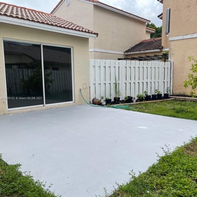 Silver Lakes Pembroke Pines, FL 33029 - Photo 12 of 19 a view of a backyard of a house