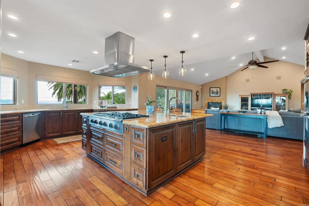 15466 Markar Road Poway, CA 92064 - Photo 20 of 69