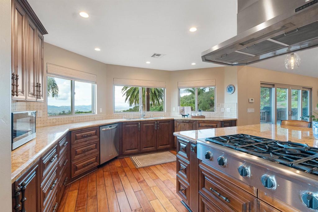 15466 Markar Road Poway, CA 92064 - Photo 21 of 69