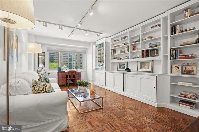 $645,000 | 4201 Cathedral Avenue Northwest, Unit 415W, Washington, DC 20016