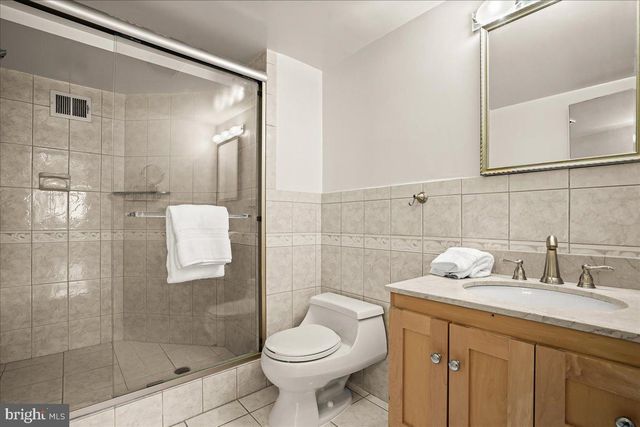 $645,000 | 4201 Cathedral Avenue Northwest, Unit 415W, Washington, DC 20016