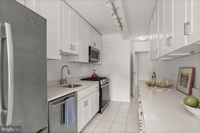$645,000 | 4201 Cathedral Avenue Northwest, Unit 415W, Washington, DC 20016