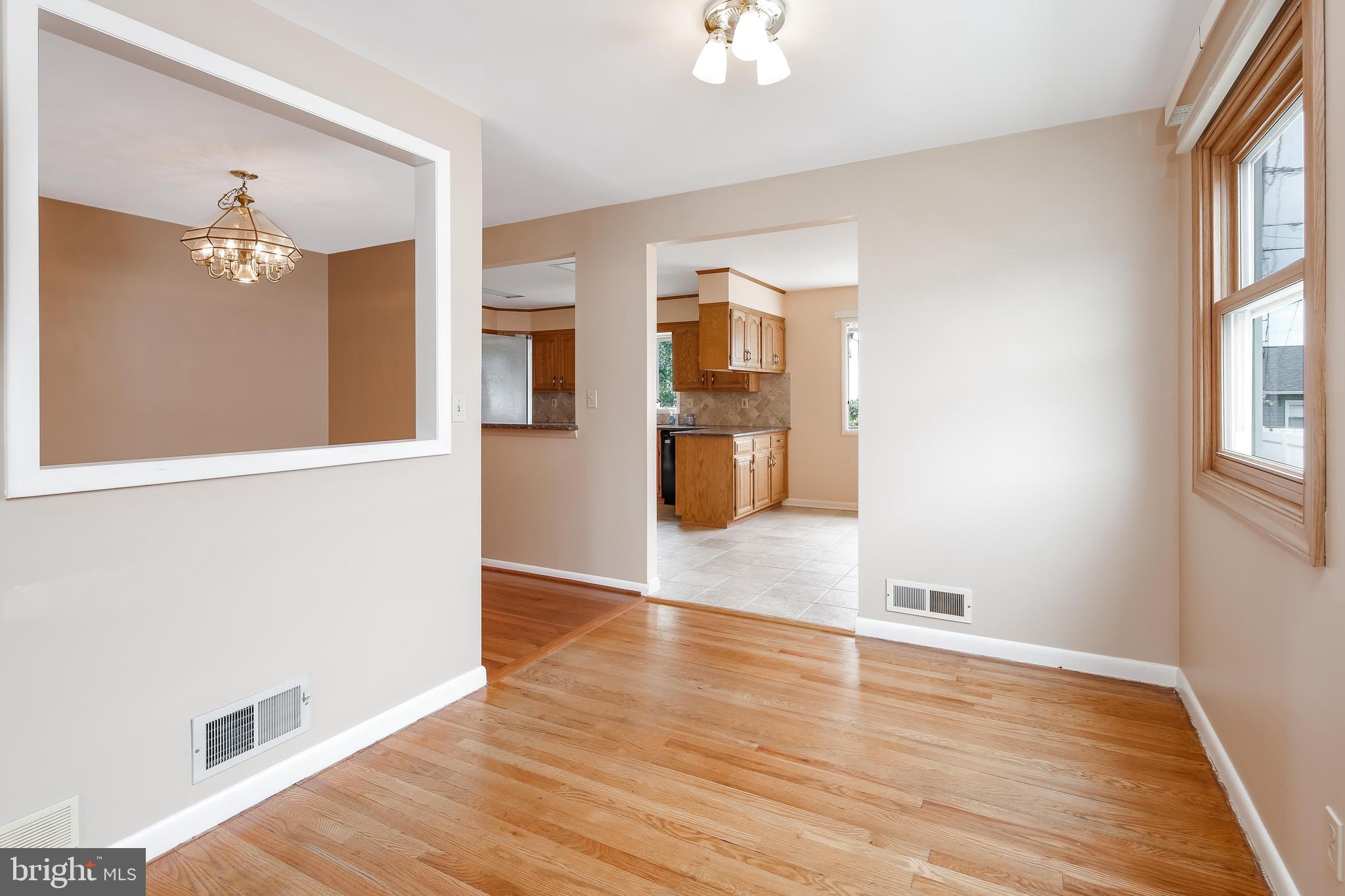5406 Park Road Baltimore, MD 21225 - Photo 6 of 37
