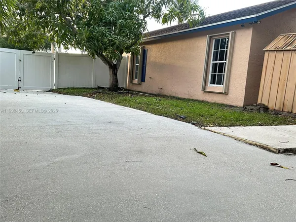 $3,400 | 1139 Freshwater Lakes Drive, Unit 1139, West Palm Beach, FL 33401