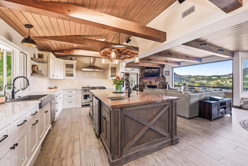 356 East Carlisle Road Thousand Oaks, CA 91361 - Photo 2 of 74
