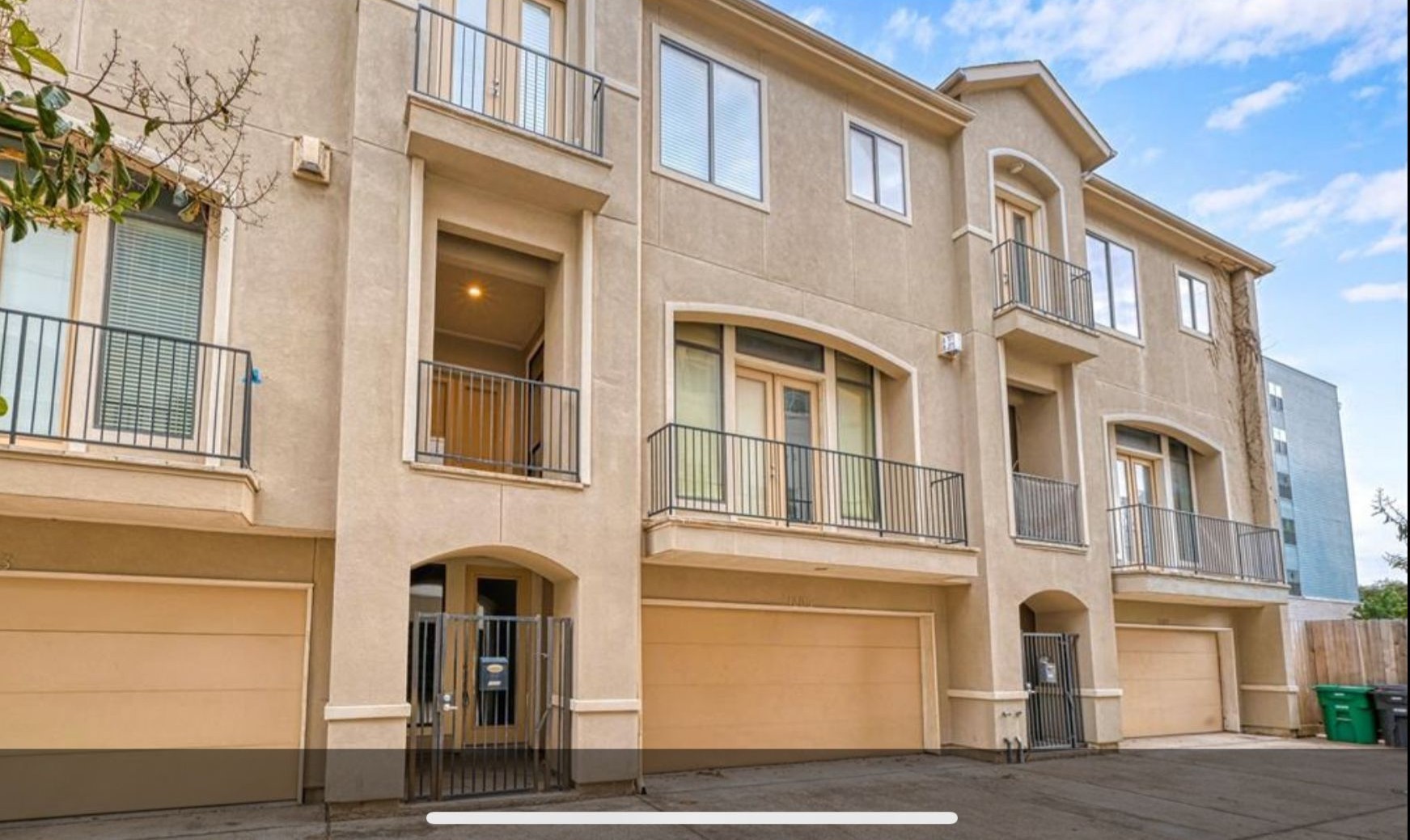 1205 Detering Street Houston, TX 77007 - Photo 30 of 30 a front view of a multi story building