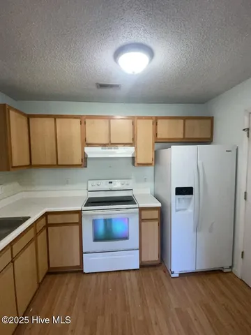 $1,400 | 628 South Hampton Drive, Jacksonville, NC 28546