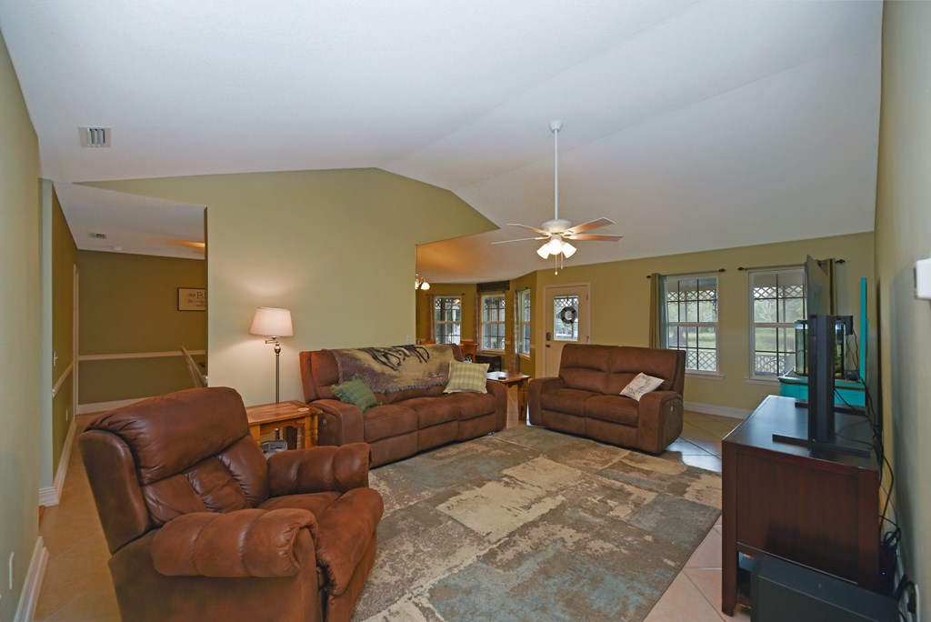 613 Collins Road Dothan, AL 36305 - Photo 4 of 41 Great Room