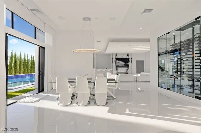 $3,750,000 | 9760 Solar Avenue, Las Vegas, NV 89149