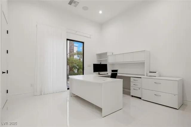 $3,750,000 | 9760 Solar Avenue, Las Vegas, NV 89149