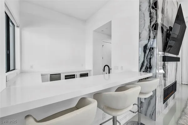 $3,500,000 | 9760 Solar Avenue, Las Vegas, NV 89149