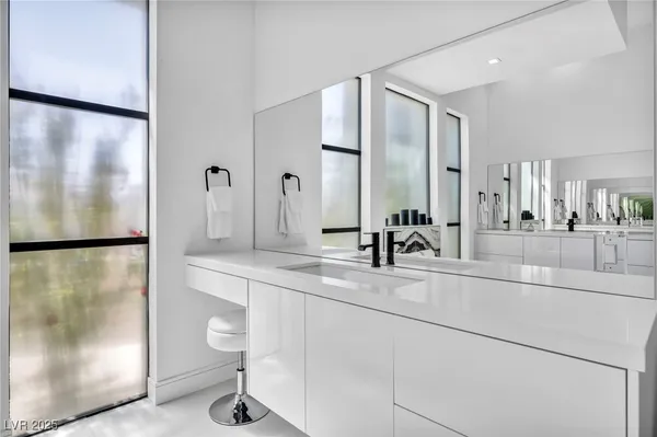 $3,500,000 | 9760 Solar Avenue, Las Vegas, NV 89149