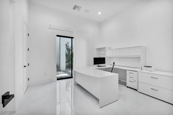 $3,500,000 | 9760 Solar Avenue, Las Vegas, NV 89149