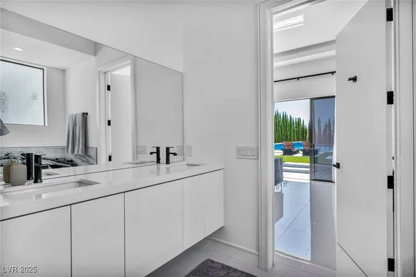 $3,500,000 | 9760 Solar Avenue, Las Vegas, NV 89149