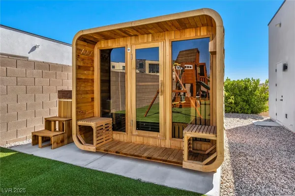 $3,500,000 | 9760 Solar Avenue, Las Vegas, NV 89149