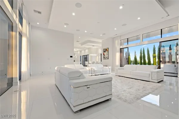 $3,500,000 | 9760 Solar Avenue, Las Vegas, NV 89149