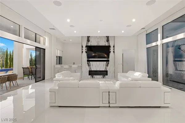 $3,500,000 | 9760 Solar Avenue, Las Vegas, NV 89149