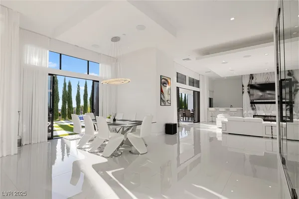 $3,500,000 | 9760 Solar Avenue, Las Vegas, NV 89149