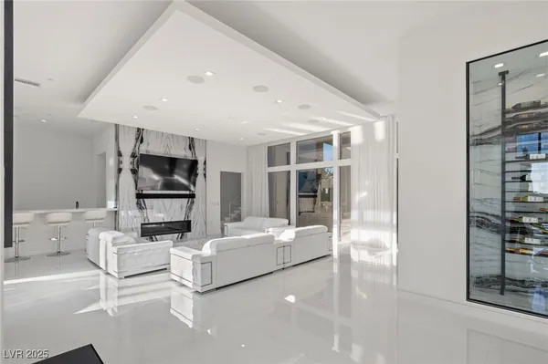 $3,500,000 | 9760 Solar Avenue, Las Vegas, NV 89149