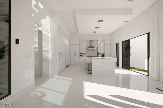 $3,750,000 | 9760 Solar Avenue, Las Vegas, NV 89149