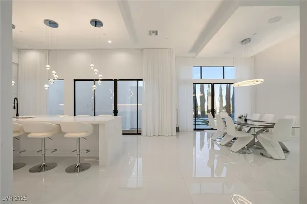 $3,500,000 | 9760 Solar Avenue, Las Vegas, NV 89149