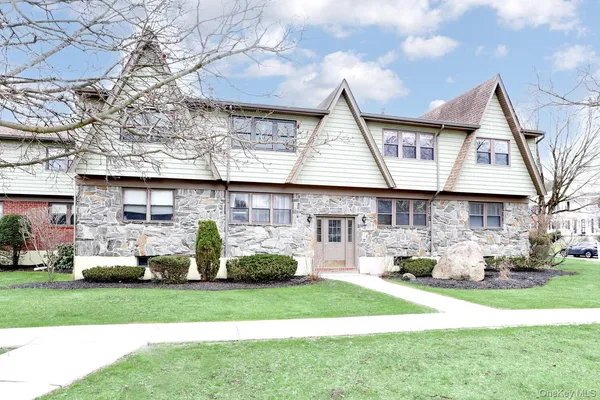 $349,000 | 26 Milford Lane, Unit F, Suffern, NY 10901