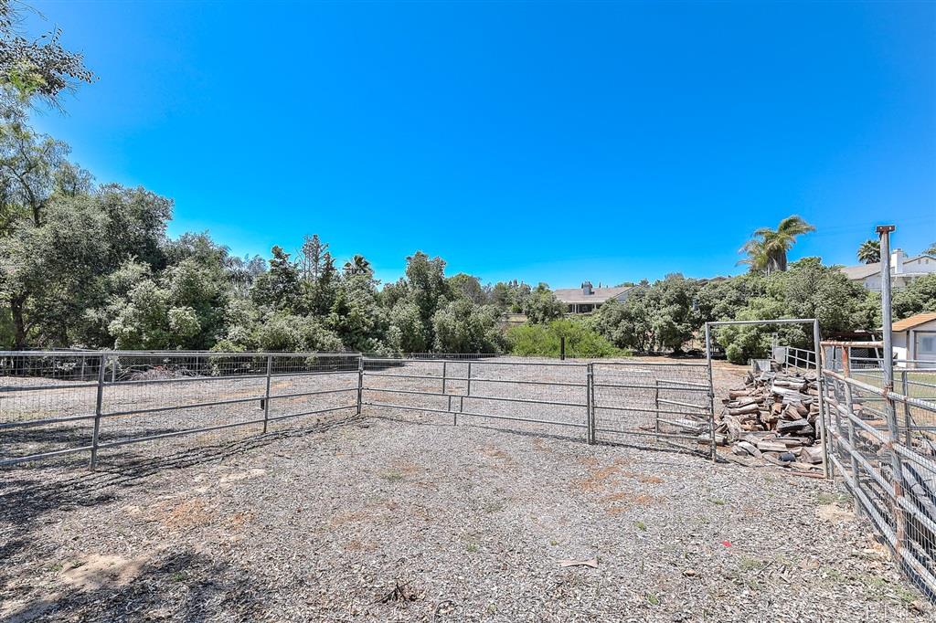 1660 Joshua Tree Lane Fallbrook, CA 92028 - Photo 24 of 25