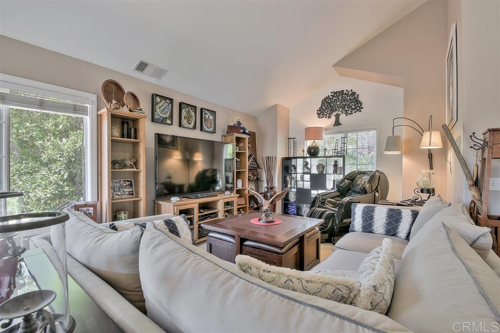 1660 Joshua Tree Lane Fallbrook, CA 92028 - Photo 4 of 25