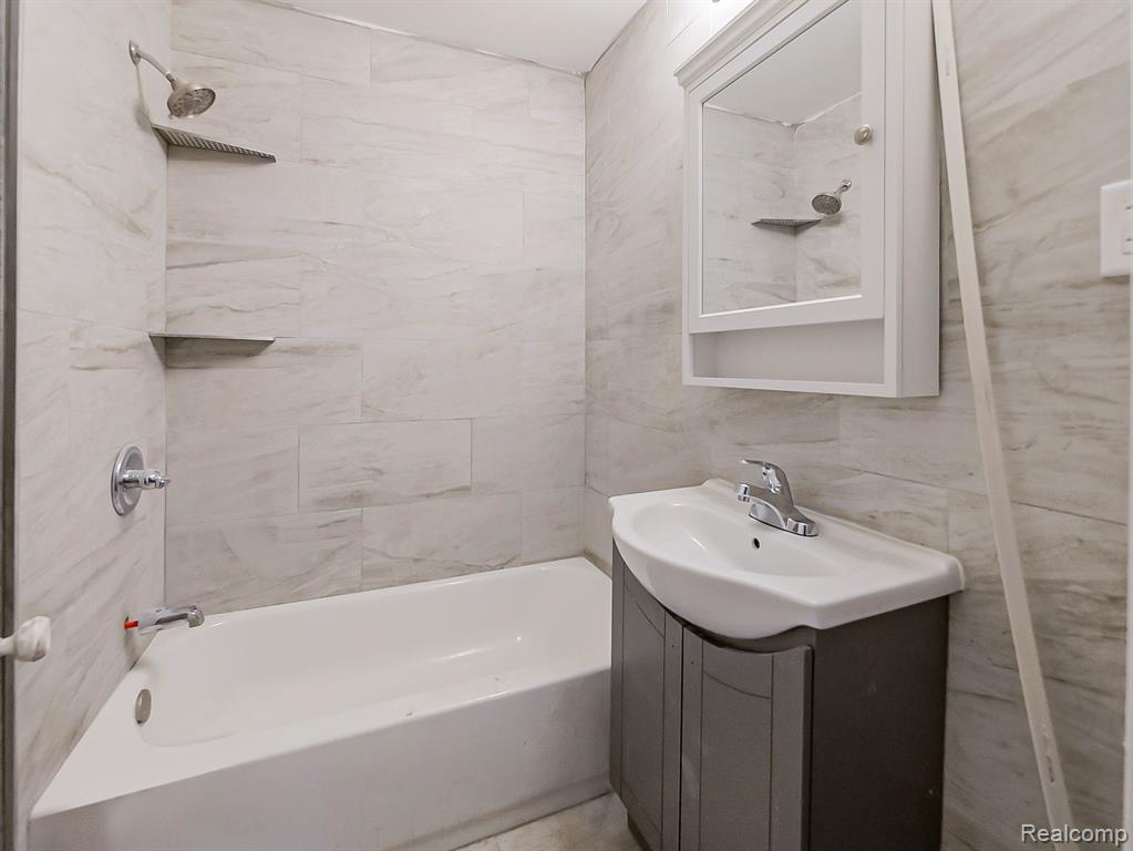426 Genessee Street, Unit 3 River Rouge, MI 48218 - Photo 13 of 15