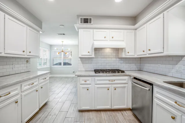 $2,500 | 7607 Wycomb Lane, Houston, TX 77070