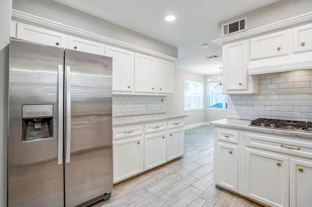 $2,500 | 7607 Wycomb Lane, Houston, TX 77070