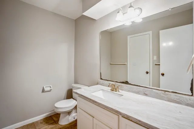 $2,500 | 7607 Wycomb Lane, Houston, TX 77070