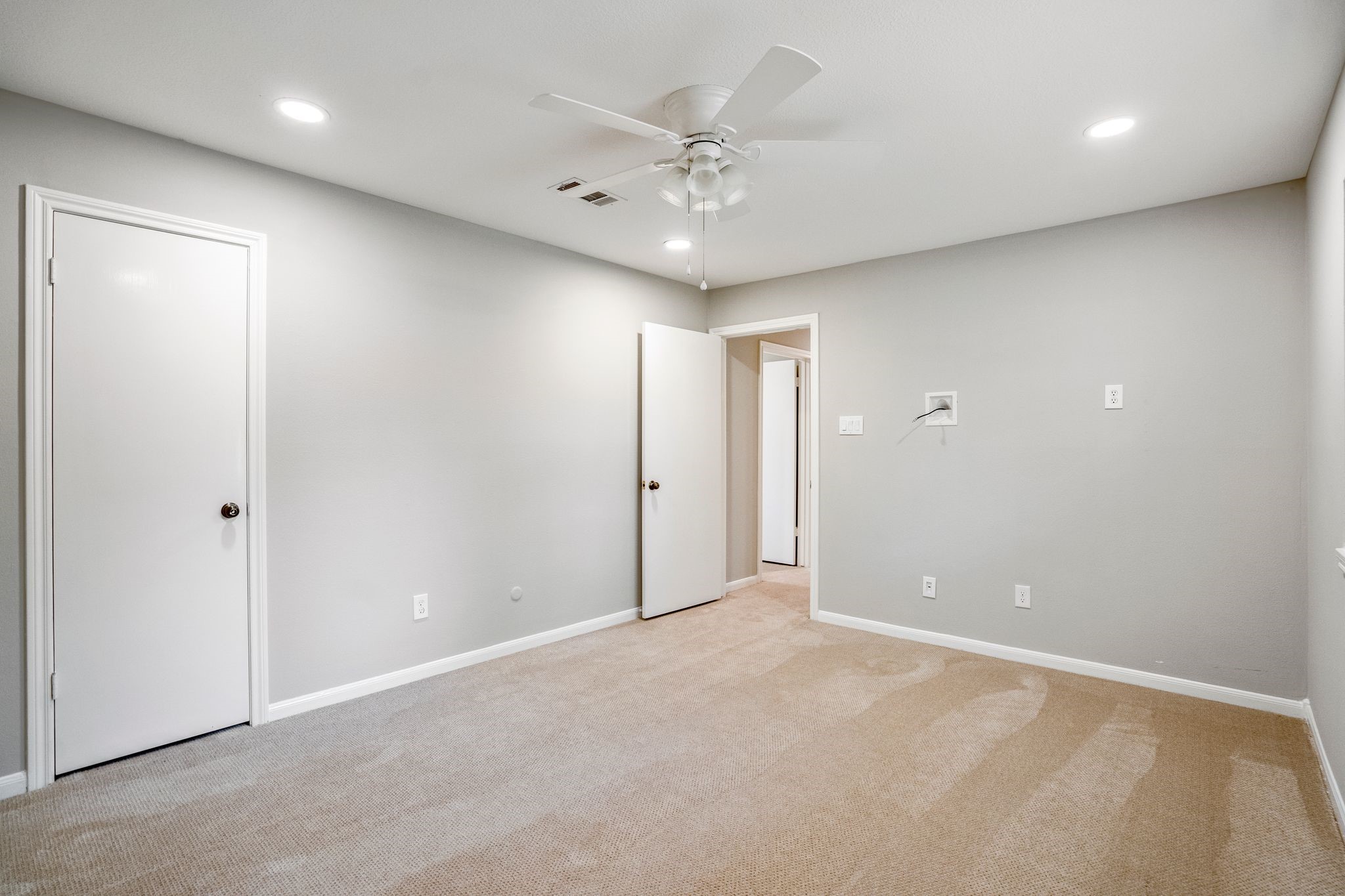 7607 Wycomb Lane Houston, TX 77070 - Photo 35 of 38 a view of an empty room