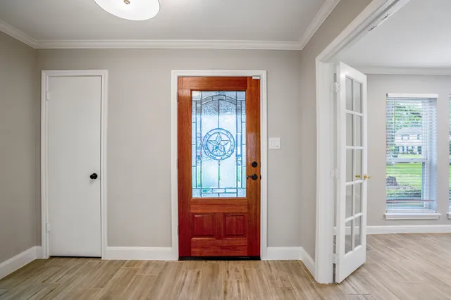 $2,500 | 7607 Wycomb Lane, Houston, TX 77070