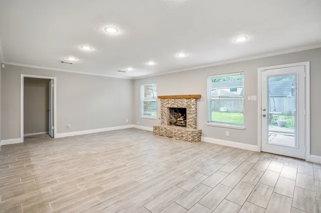 $2,500 | 7607 Wycomb Lane, Houston, TX 77070