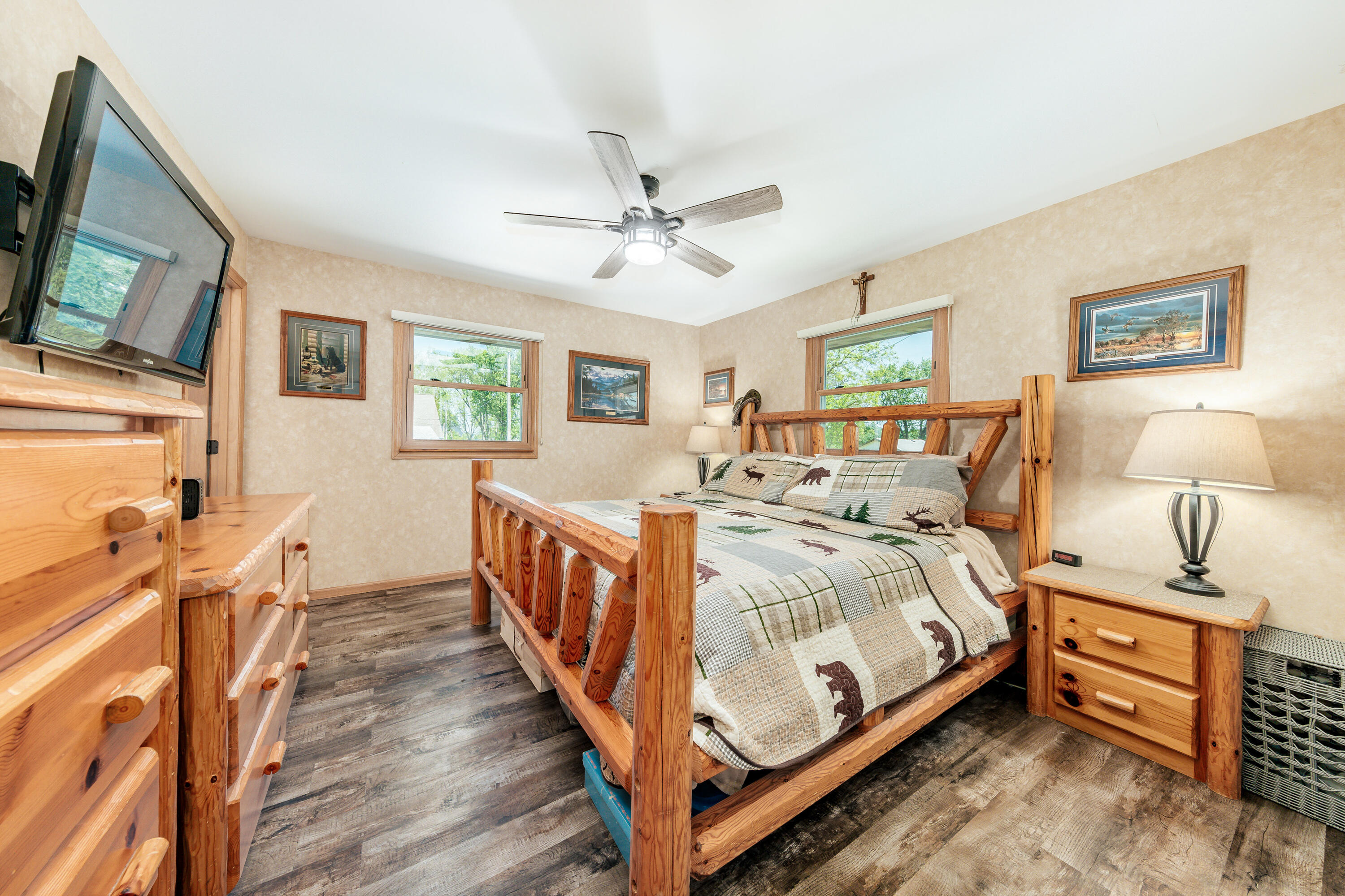 5420 West Peninsula Road Waterford, WI 53185 - Photo 34 of 65 Primary Bedroom on Main Level with Ensuite Bathroom.