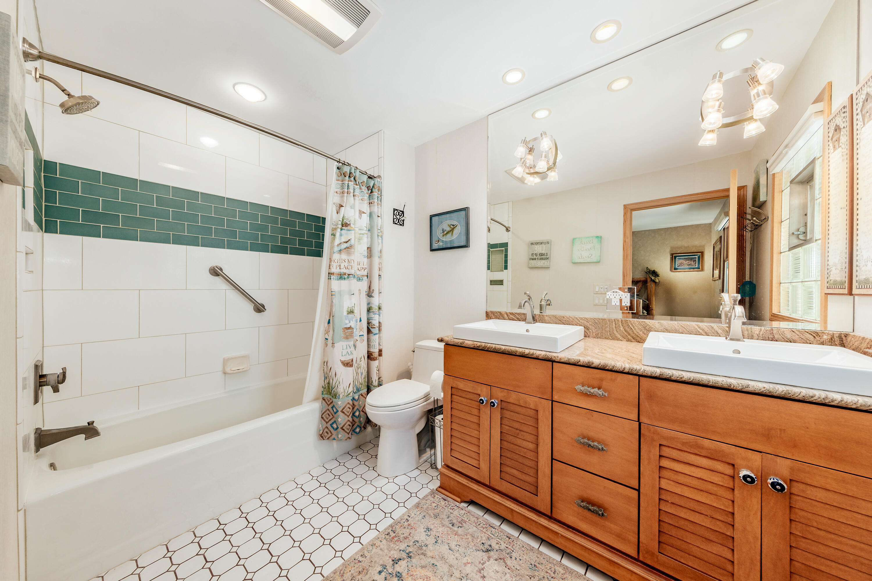 5420 West Peninsula Road Waterford, WI 53185 - Photo 35 of 65 Ensuite Bathroom