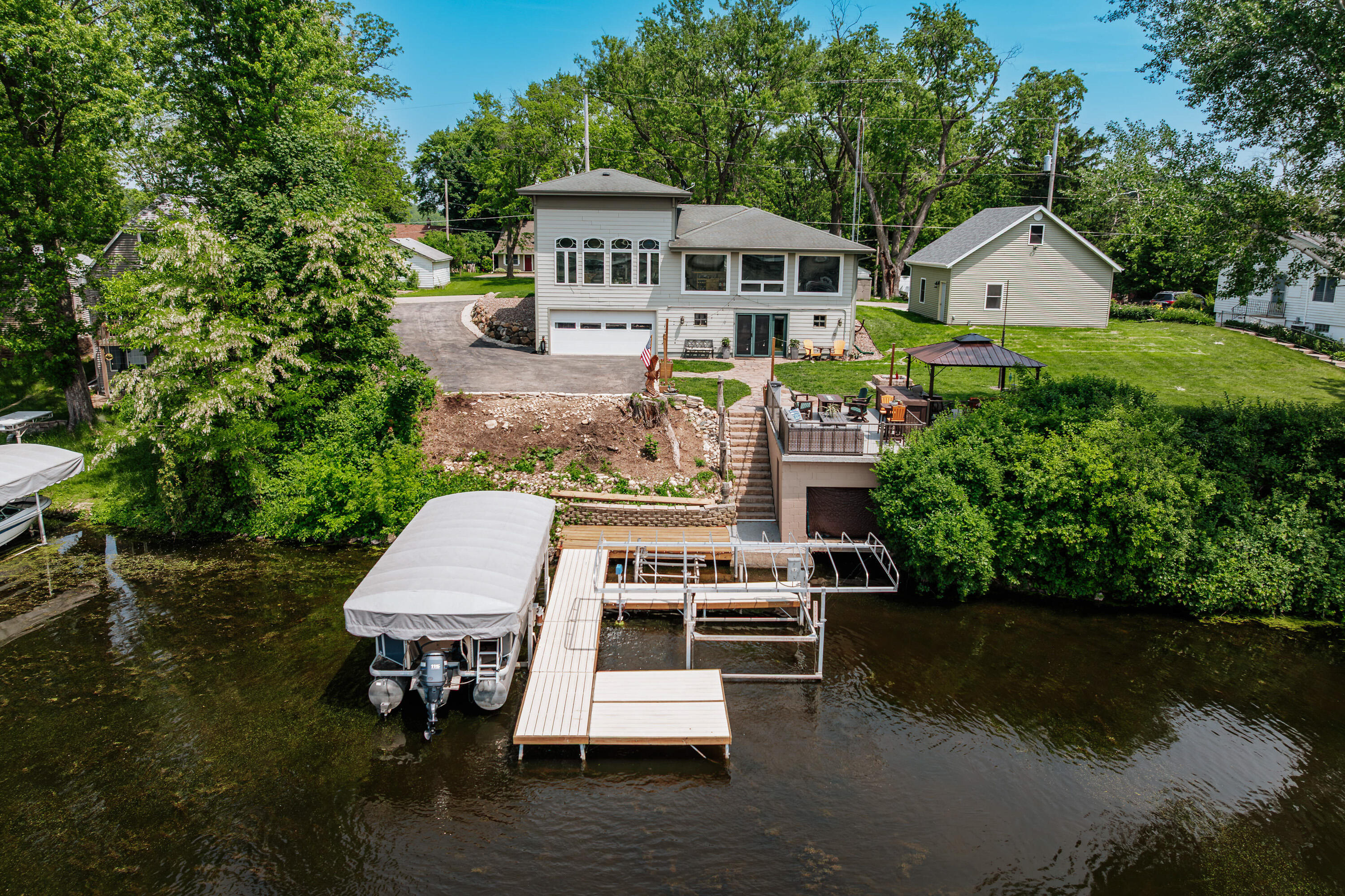 5420 West Peninsula Road Waterford, WI 53185 - Photo 49 of 65 Lake Living
