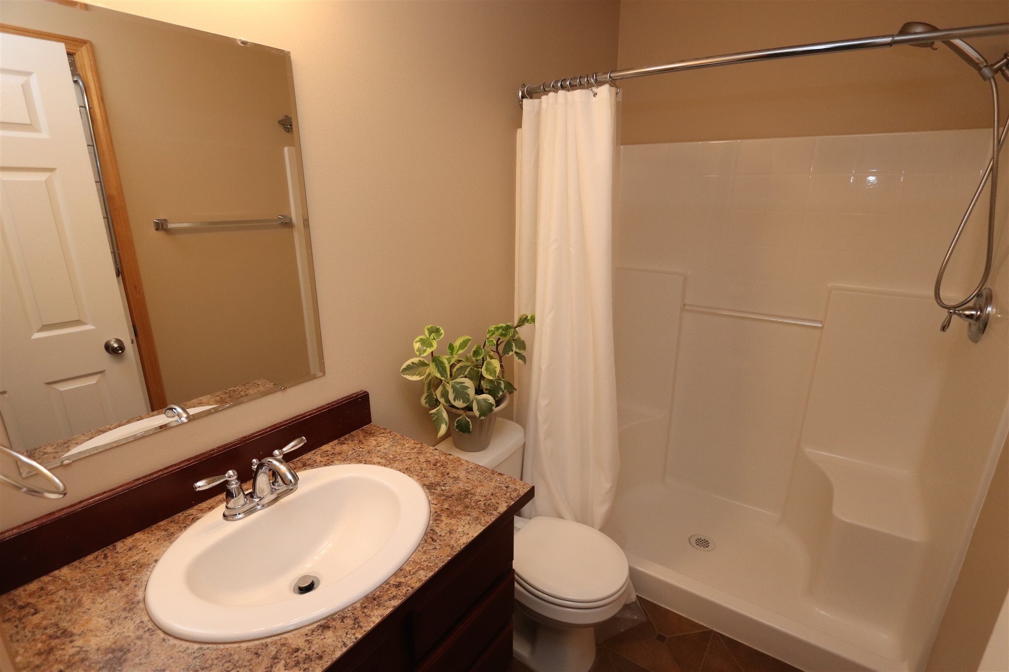 15119 Riverside Lane Spokane Valley, WA 99037 - Photo 14 of 15 Gallery Image 14