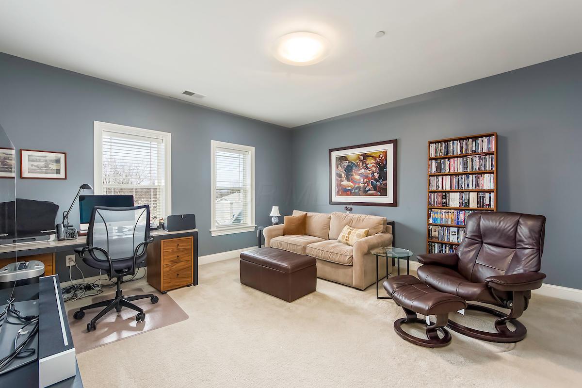 3175 Tremont Road, Unit 413 Columbus, OH 43221 - Photo 17 of 38
