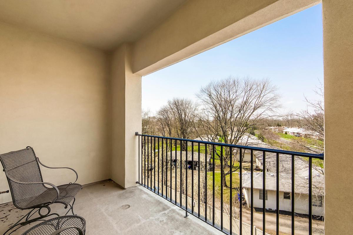 3175 Tremont Road, Unit 413 Columbus, OH 43221 - Photo 26 of 38